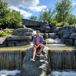 Meet your Posher, Hugo